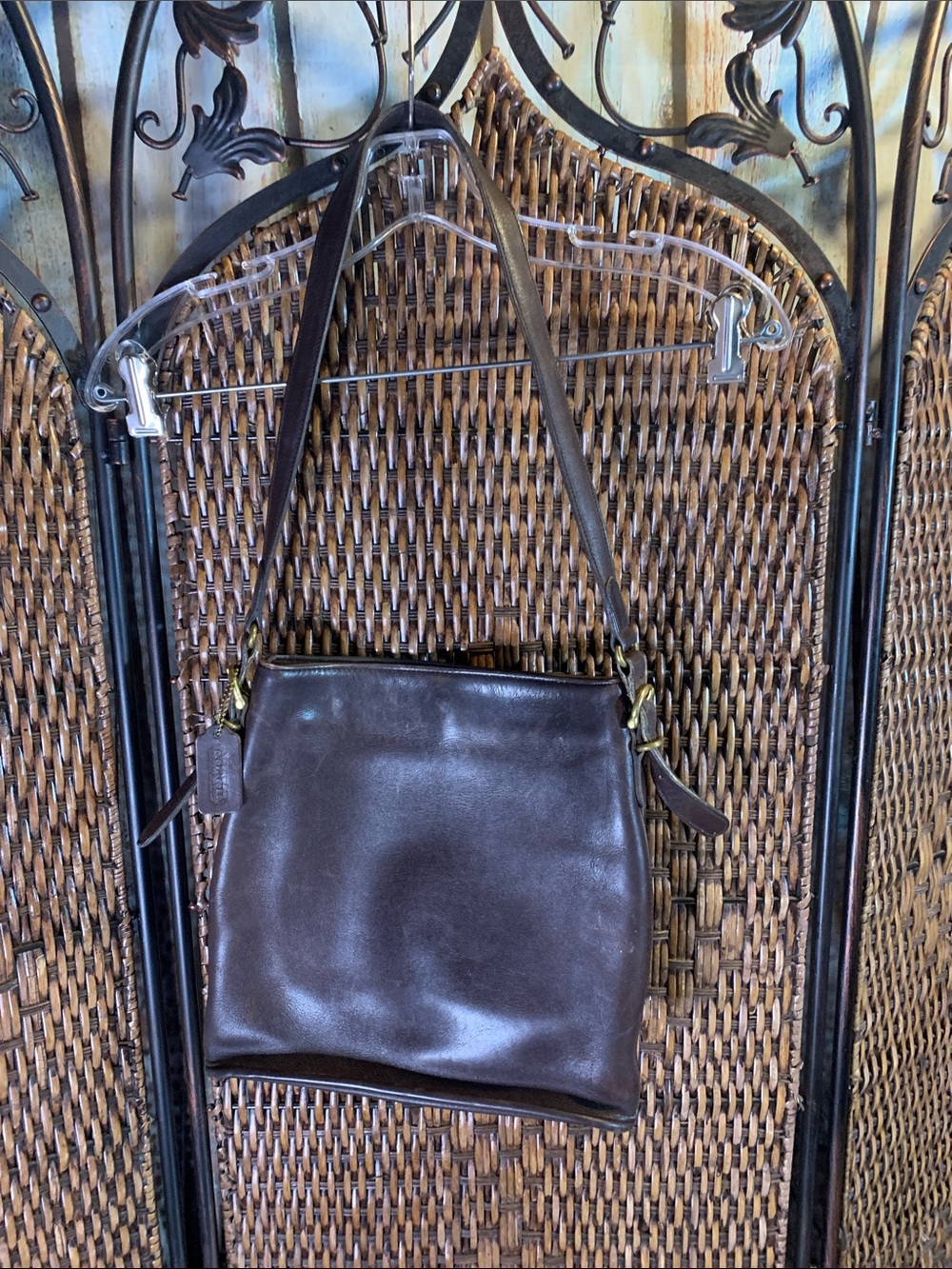 🚫SOLD🚫Vintage Coach Equestrian Slim Dark Brown Leather Bag H7C-9806